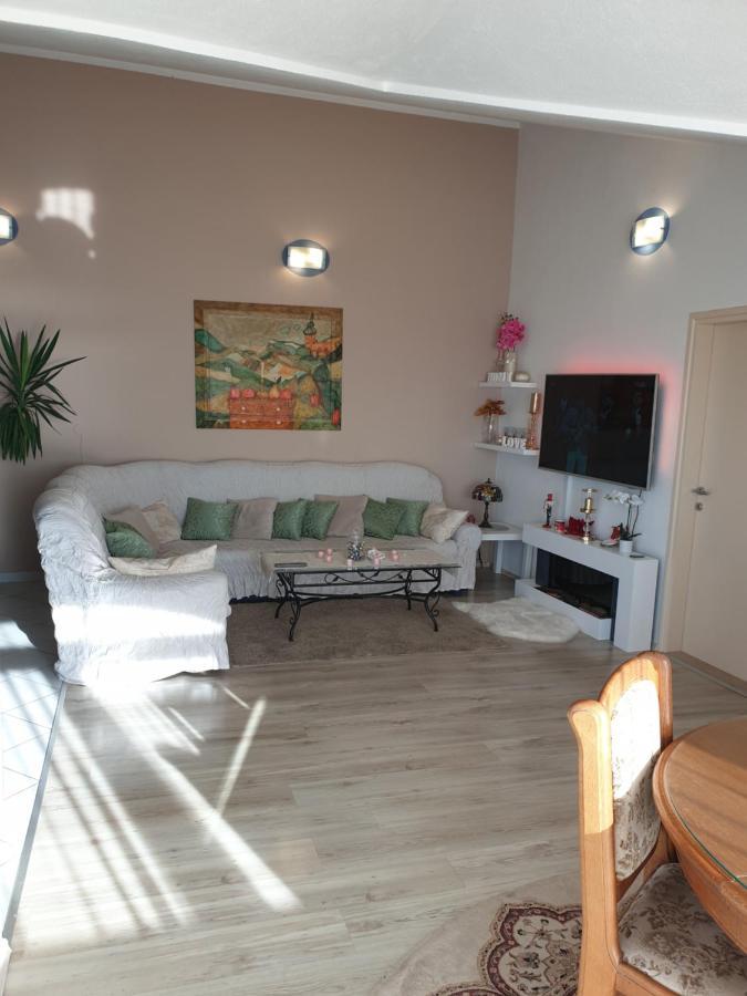 Apartmani Mlikotic Dugi Rat Eksteriør bilde