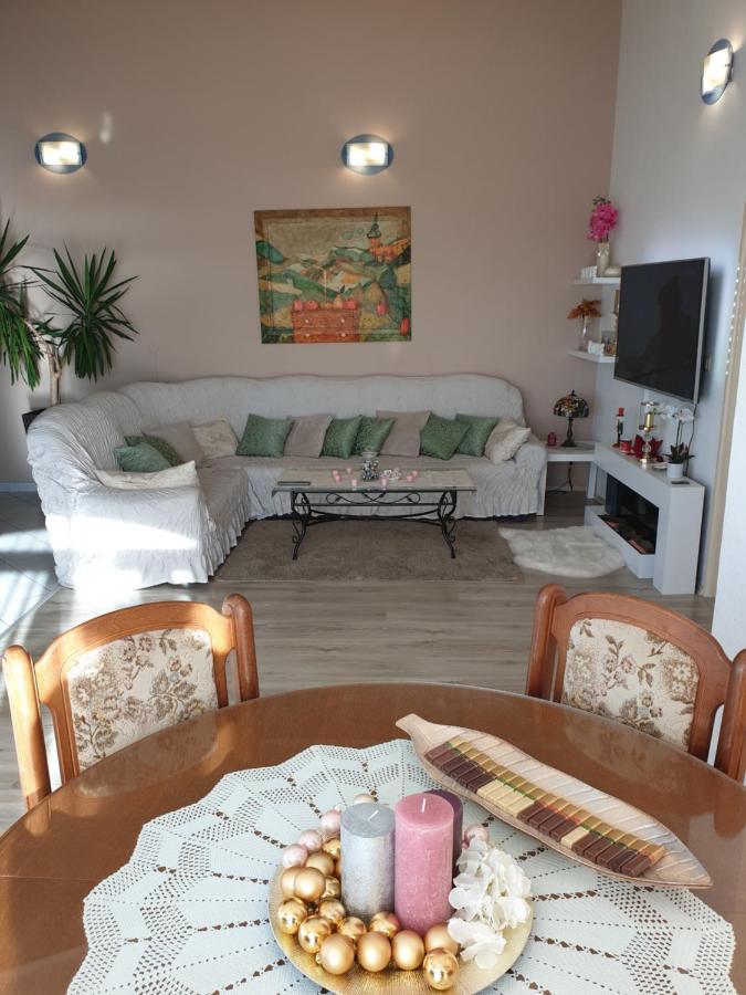 Apartmani Mlikotic Dugi Rat Eksteriør bilde