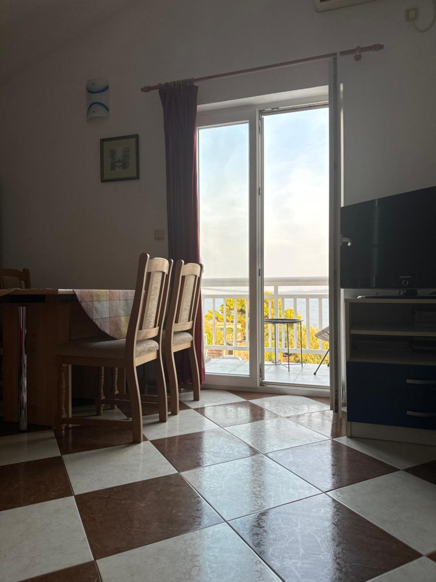 Apartmani Mlikotic Dugi Rat Eksteriør bilde